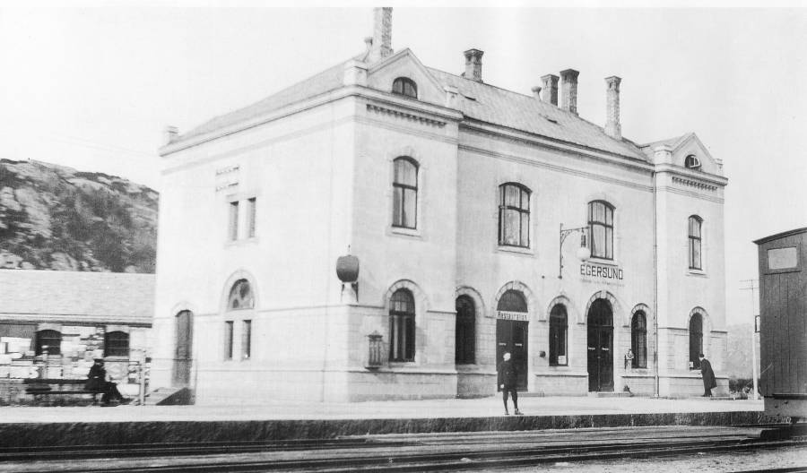 Stasjonsbygningen i 1912