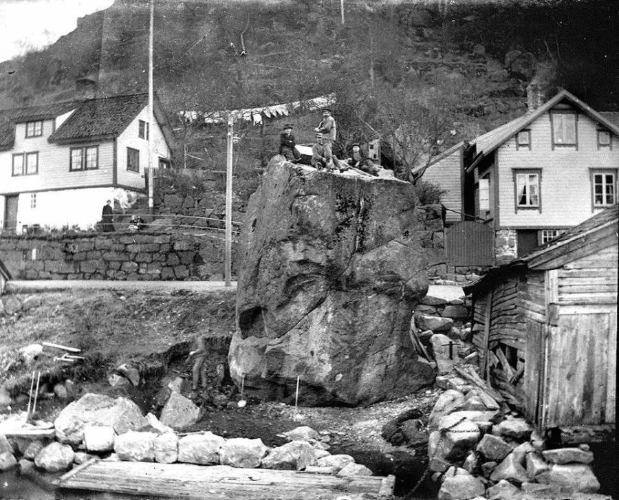 Torssteinen og Stormvarslet